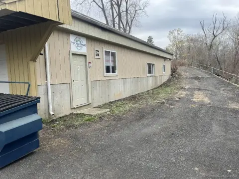 Haddam Commercial Garage For Lease