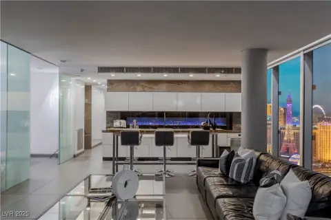 Las Vegas High-Rise Condo