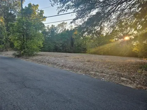 Paris, TX Land Opportunity