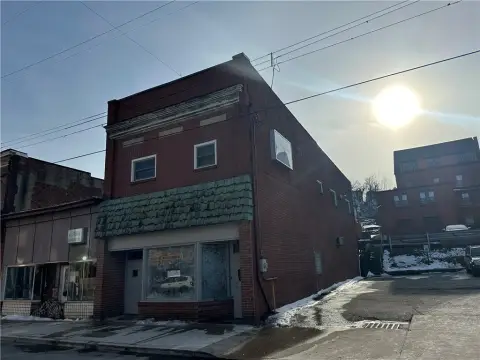 Mixed-Use Property in Charleroi Boro