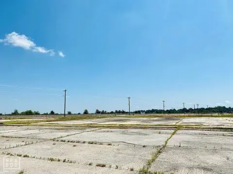 Commercial Land on East Nettleton