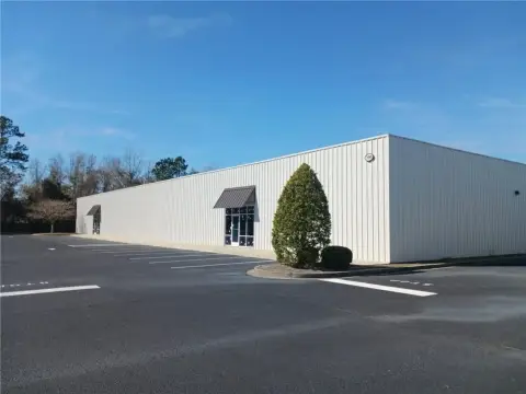 Brunswick Warehouse with Air Conditioning