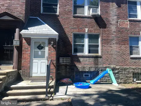 Philadelphia Duplex with Garage