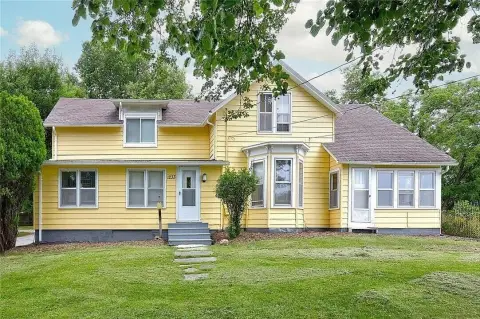 Windsor Heights Duplex For Sale