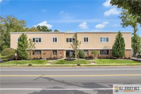 Well-Maintained Office Condo in Clark