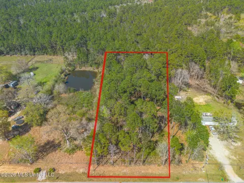 Land in Landon Lakes Estates