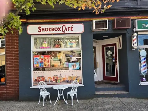 Pearl River Coffee Shop Business