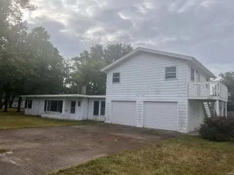 Muncie Triplex with Fenced Yard
