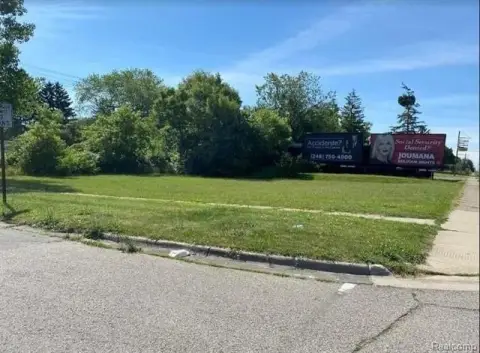 Corner Lot in Pontiac, MI