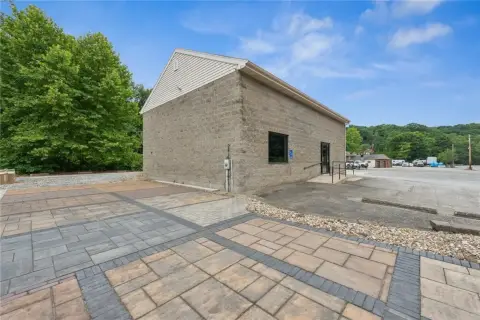 Versatile Commercial Space, White Oak