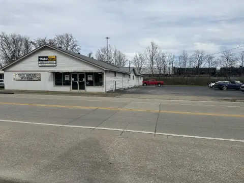 Versatile Commercial Building in Corbin