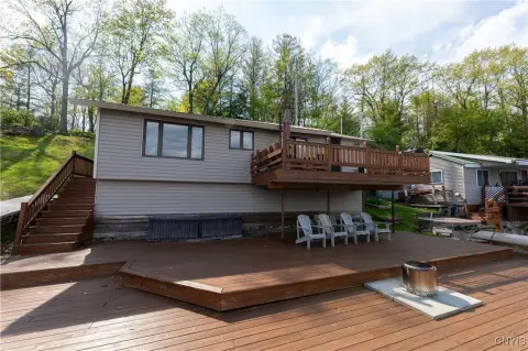 Lakeside Retreat on 1.32 Acres