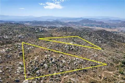 Menifee Land Opportunity: 26.77 Acres