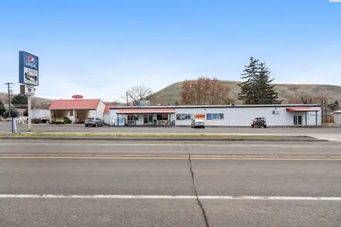 Pomeroy Convenience Store For Sale
