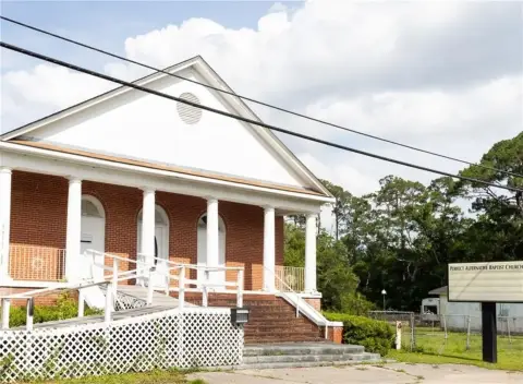 Operating Church with Renovation Potential