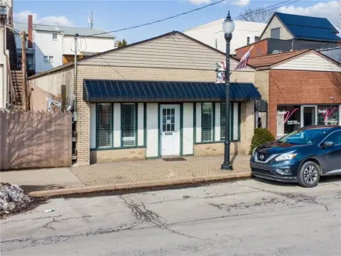 Tarentum Office Building For Sale