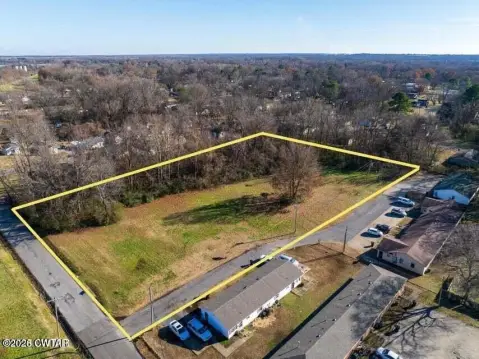 Residential Land in Dyersburg, TN