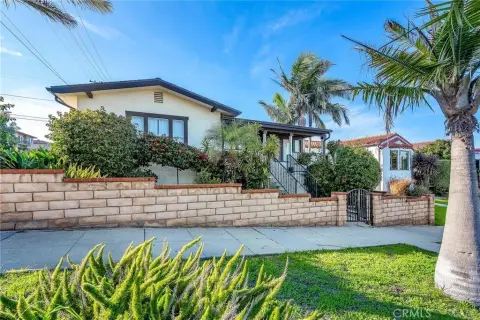 San Pedro Duplex with Harbor Views