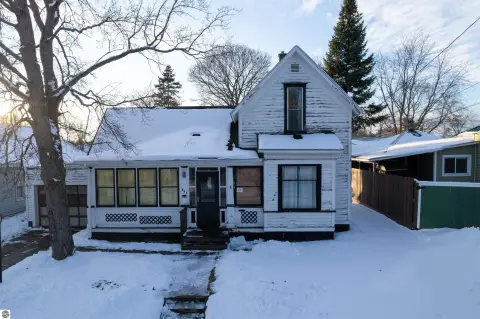 Cadillac Duplex with Retro Charm