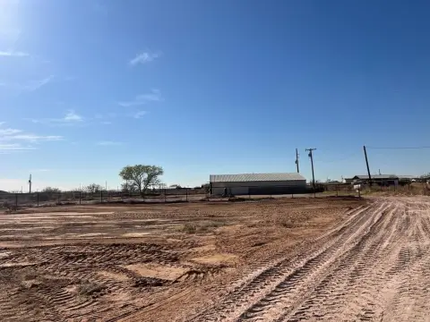 Midland Acreage with Horse Amenities