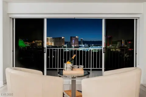 Las Vegas High-Rise Residence