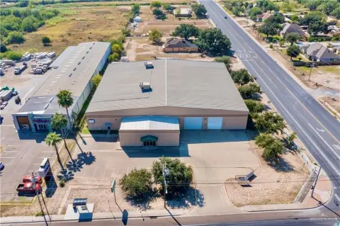 Versatile Mixed-Use Commercial Facility