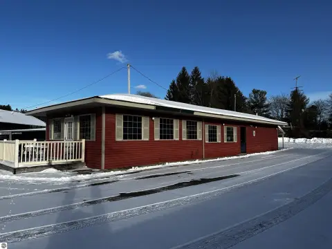 Prime Commercial Space in Bellaire