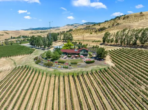 Ashland Vineyard with Tasting Room