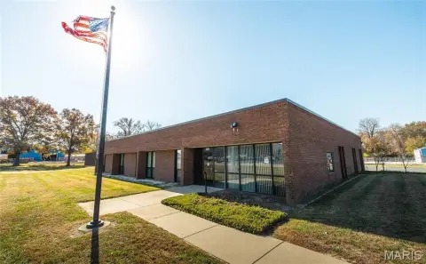 Flex Facility With Office And Shop
