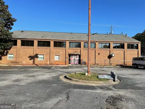 Commercial Building in Austell, Georgia