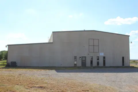 Warehouse with Office and OH Doors