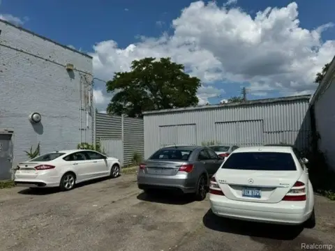 Detroit Commercial Property with Income