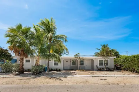 Renovated Three-Unit Triplex