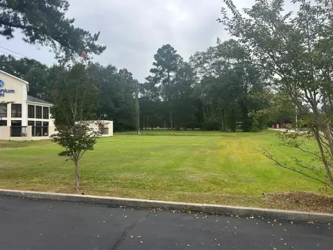 Restaurant Location Opportunity in Ellisville