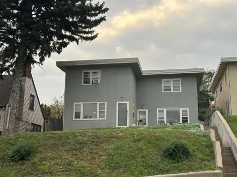 Spacious Duplex in Established Neighborhood