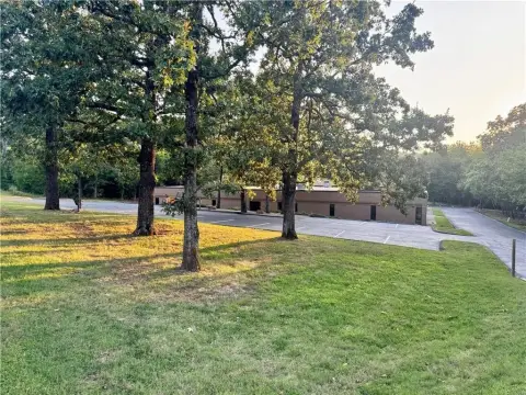 Fayetteville Office Property on Crossover