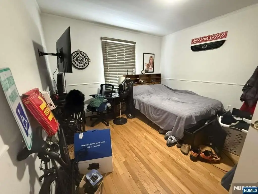 Picture 4