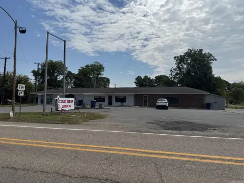 Established Liquor Store with Living Quarters