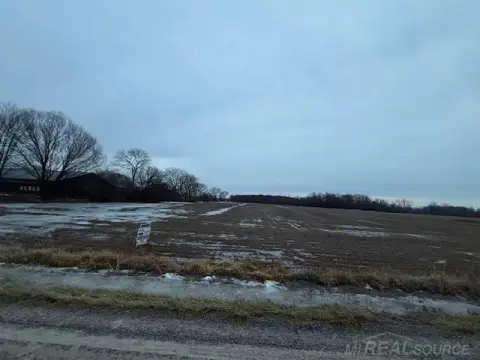 Residential Land in Lenox, MI