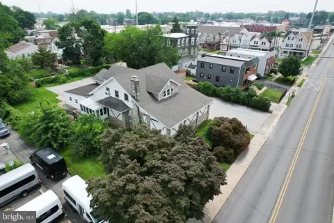 Versatile Mixed-Use Property in Darby