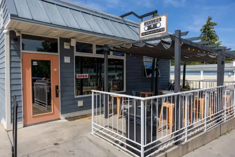 Coffee Shop and Bakery