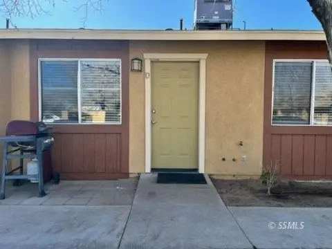 Ridgecrest Multifamily with Pool