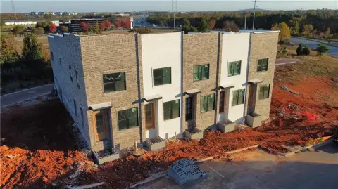 Modern Townhomes in Pinnacle Hills