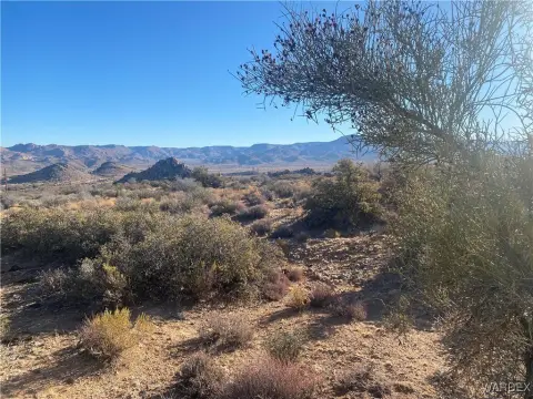 7-Acre Land with Mountain Views