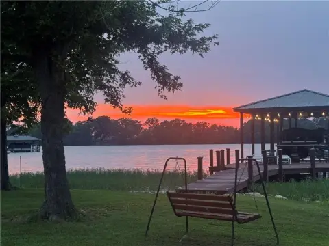 Lakefront Property with Turnkey Setup