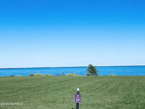 Soundfront Homesite in Gated Community