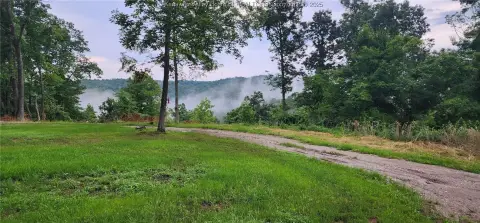 Expansive Land in Fraziers Bottom