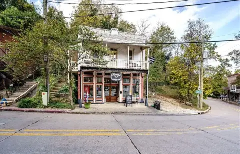 Eureka Springs Retail Income Property