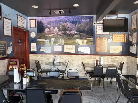 Conventional Restaurant with Full Kitchen