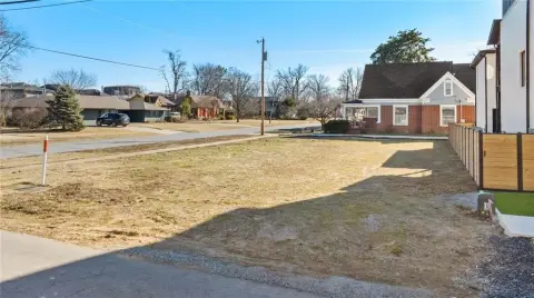 Corner Lot Near Bentonville Square